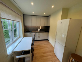Sunny 2BR with Balcony - 70m2 - 200m Beach, Jūrmala